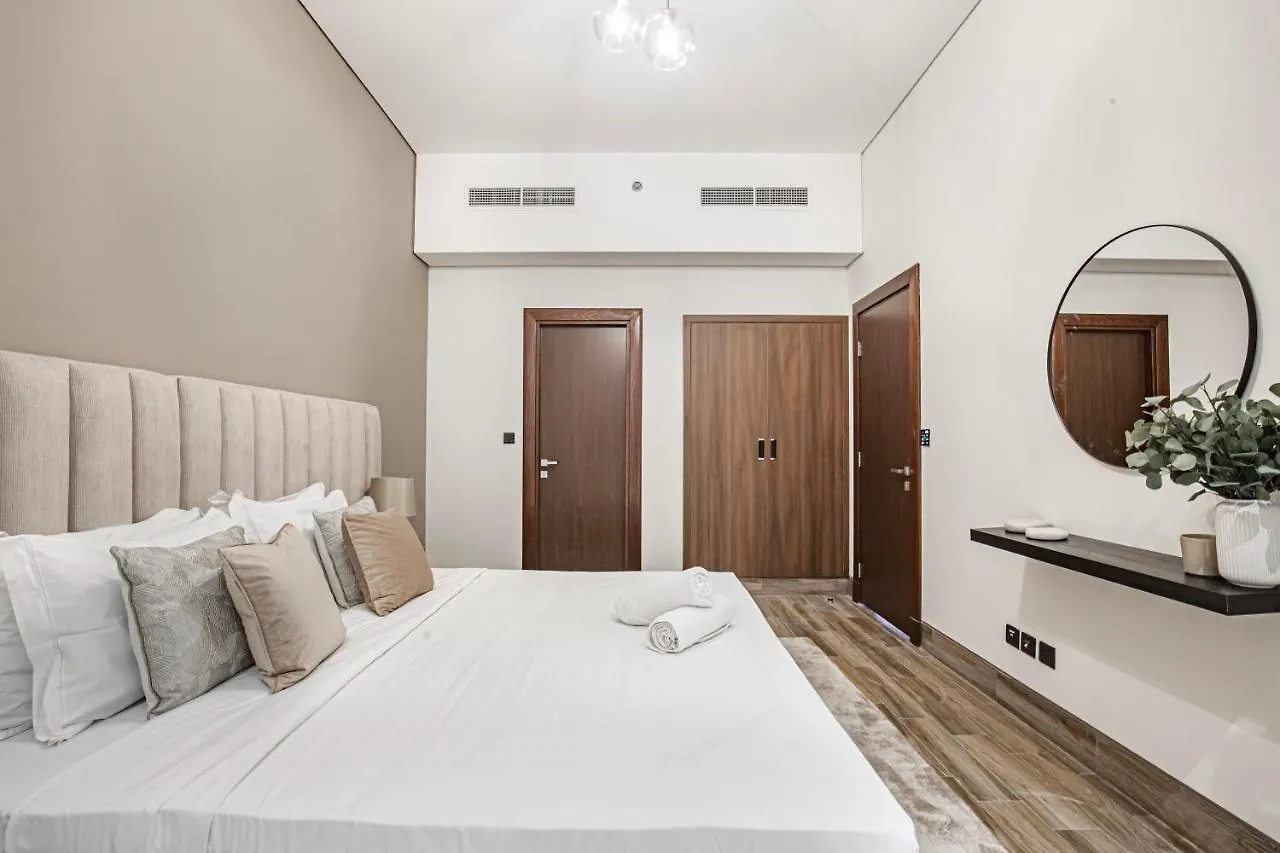 Daniels Canal View 1Br At J One Business Bay Dubai United Arab Emirates