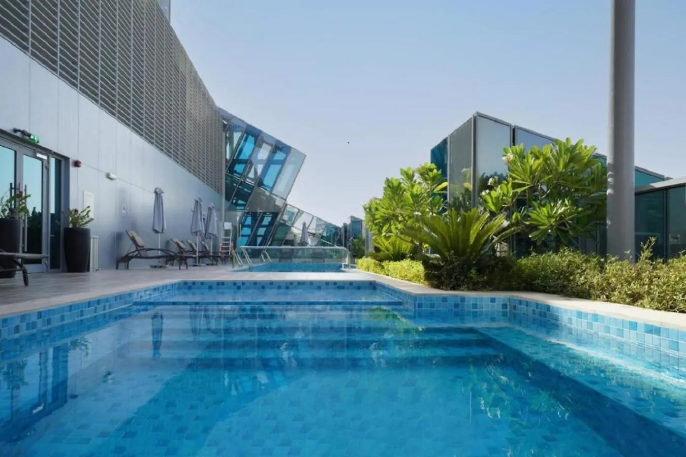 Daniels Canal View 1Br At J One Business Bay Dubai Apartment